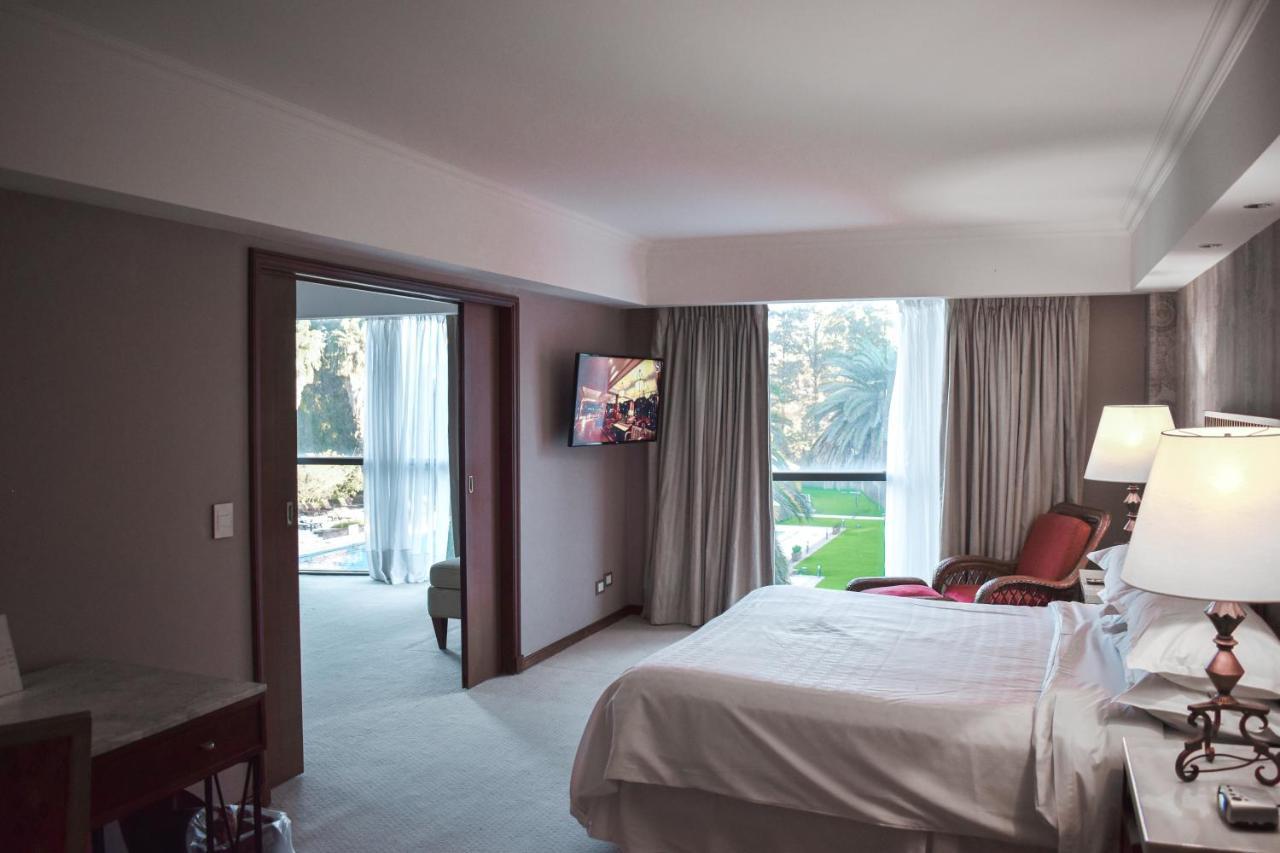 Sheraton Pilar Hotel & Convention Center Экстерьер фото