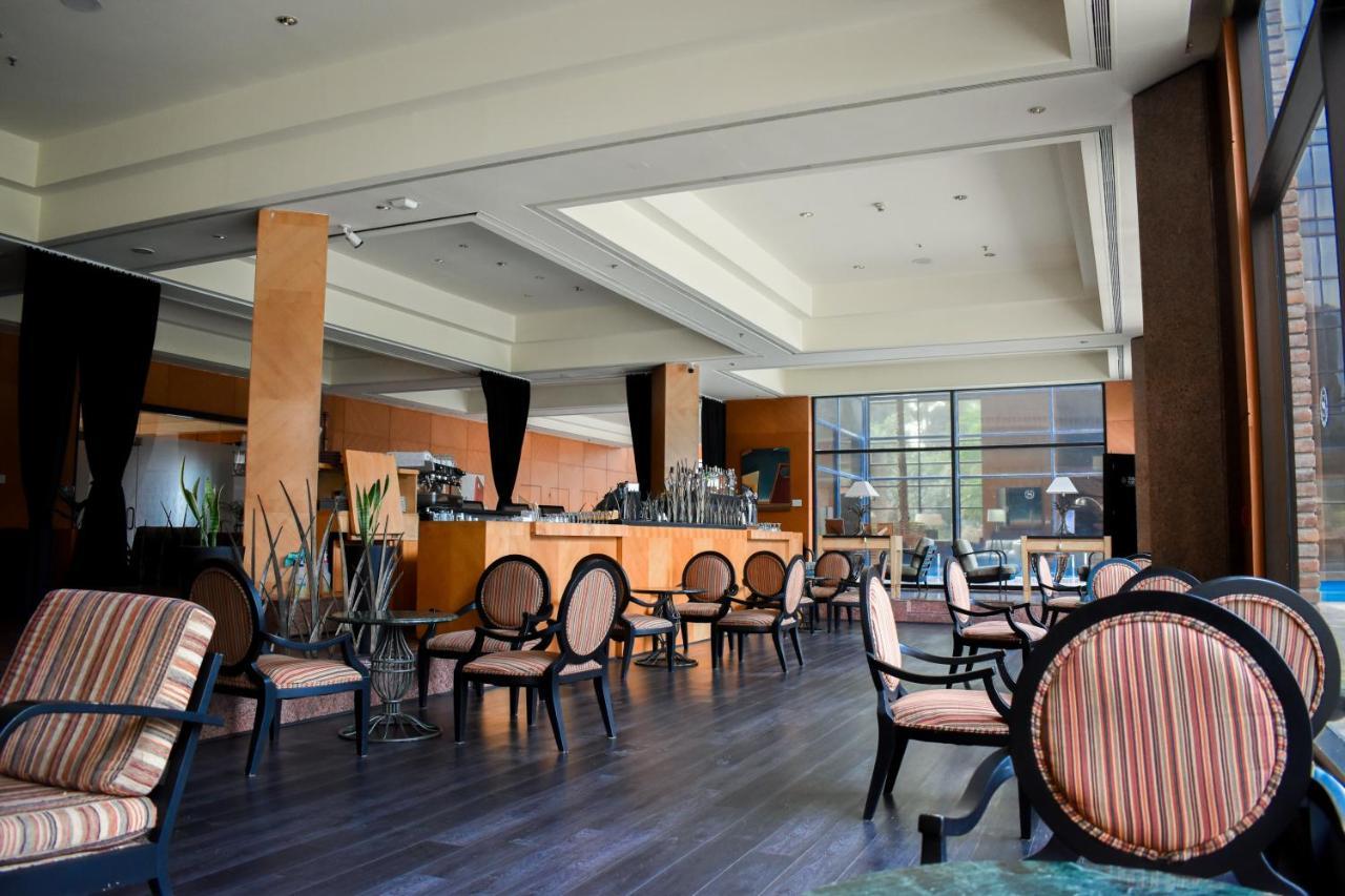 Sheraton Pilar Hotel & Convention Center Экстерьер фото