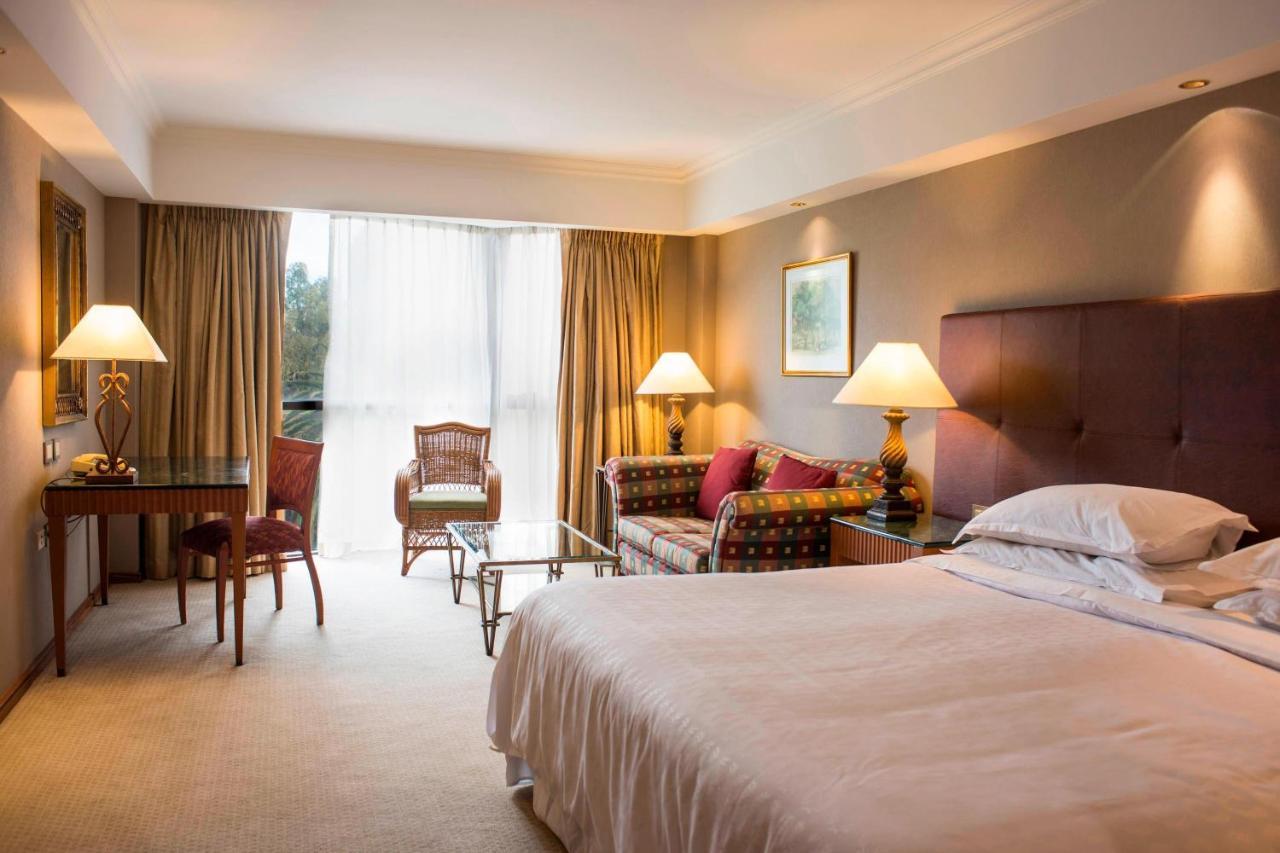Sheraton Pilar Hotel & Convention Center Экстерьер фото