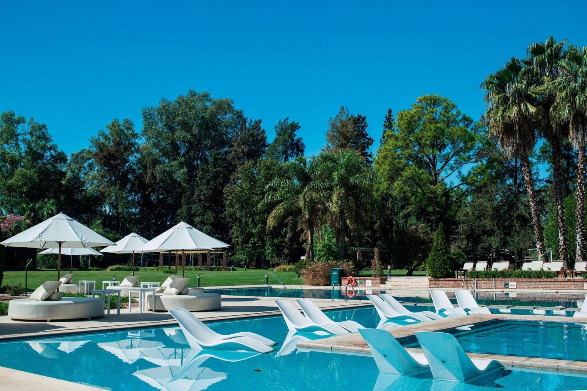 Sheraton Pilar Hotel & Convention Center Экстерьер фото