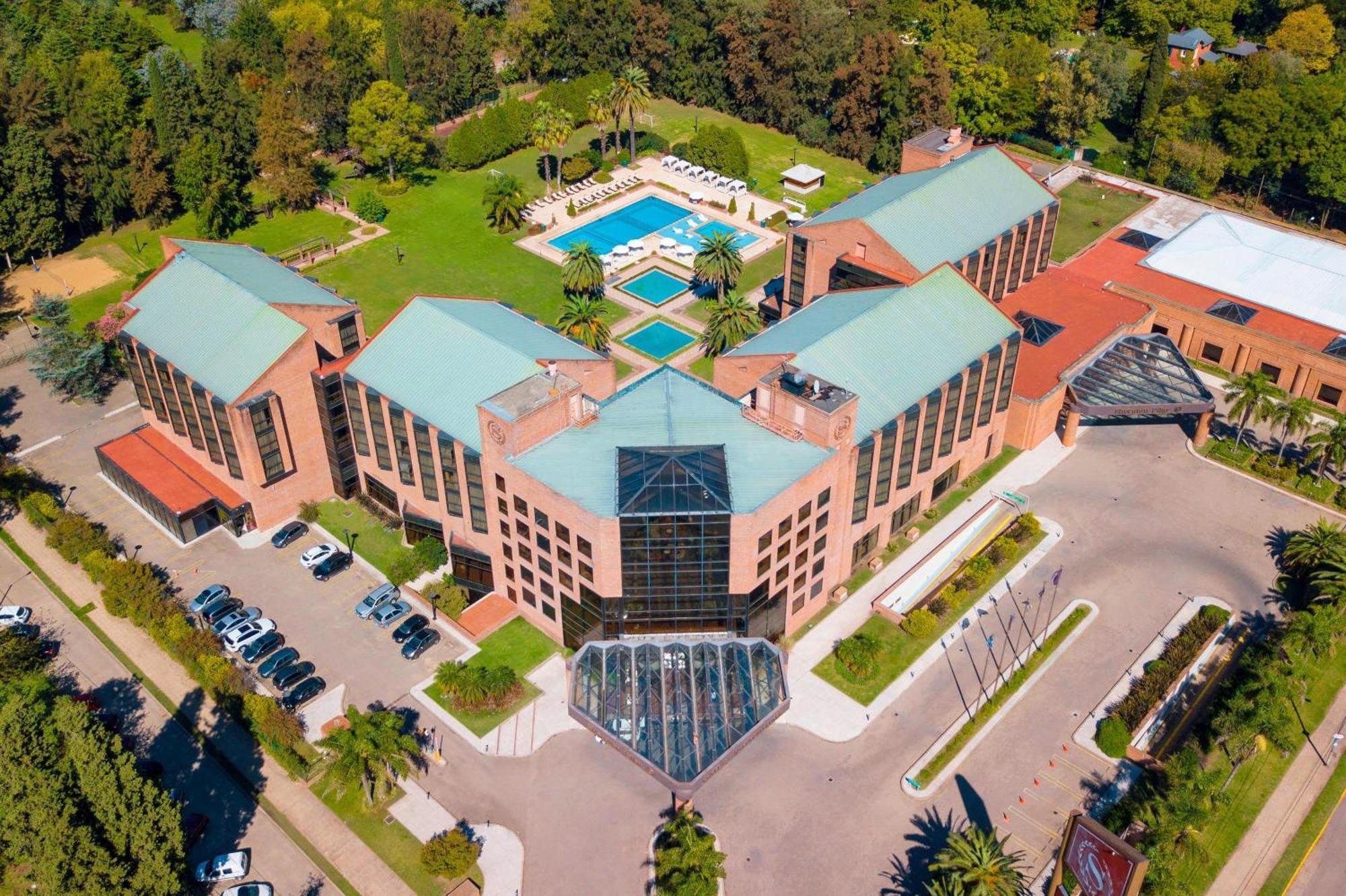 Sheraton Pilar Hotel & Convention Center Экстерьер фото